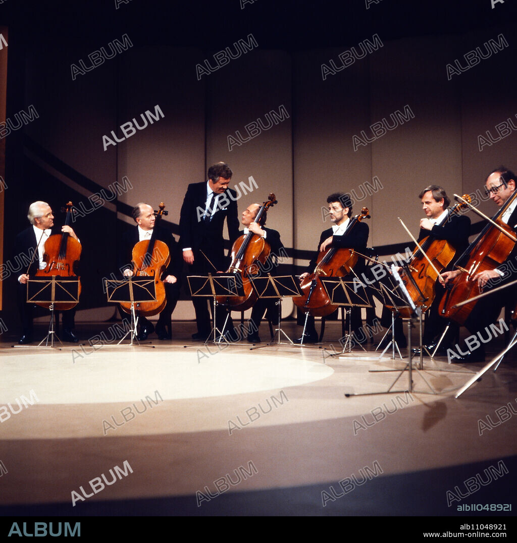 100 years of the Berlin Philharmonic Orchestra, ZDF, 1 May 1982, film by Hans Christoph Knebusch, musicians, virtuosos and ensembles: Wim Thoelke in conversation with musicians of the Twelve Cellists.