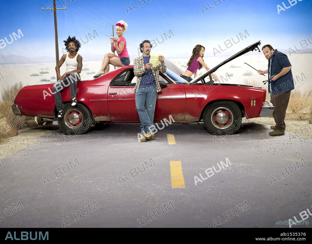 EDDIE STEEPLES, ETHAN SUPLEE, JAIME PRESSLY, JASON LEE and NADINE VELAZQUEZ in MY NAME IS EARL, 2005, directed by CHRIS KOCH and MARC BUCKLAND. Copyright 20TH CENTURY FOX.