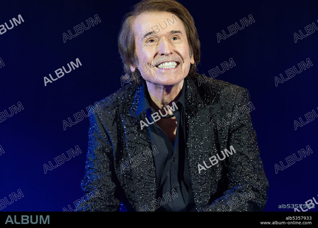 RAPHAEL (CANTANTE). September 10, 2021, Valencia, Spain: The Spanish singer, Raphael performs on stage on his Tour 6.0 during the Nits al Carme concerts at the City of Arts and Sciences in Valencia..Miguel Rafael Martos SÃ¡nchez, better known as Raphael (Linares, JaÃ©n, Spain; May 5, 1943), is a Spanish singer and actor, recognized for being one of the forerunners of the romantic ballad in Spain and in Spanish-speaking countries (Credit Image: © Xisco Navarro/SOPA Images via ZUMA Press Wire).