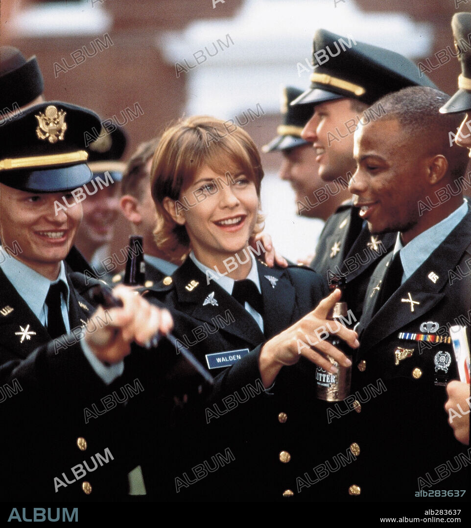 MEG RYAN in COURAGE UNDER FIRE, 1996, directed by EDWARD ZWICK. Copyright 20TH CENTURY FOX / WALLACE, MERIE W.