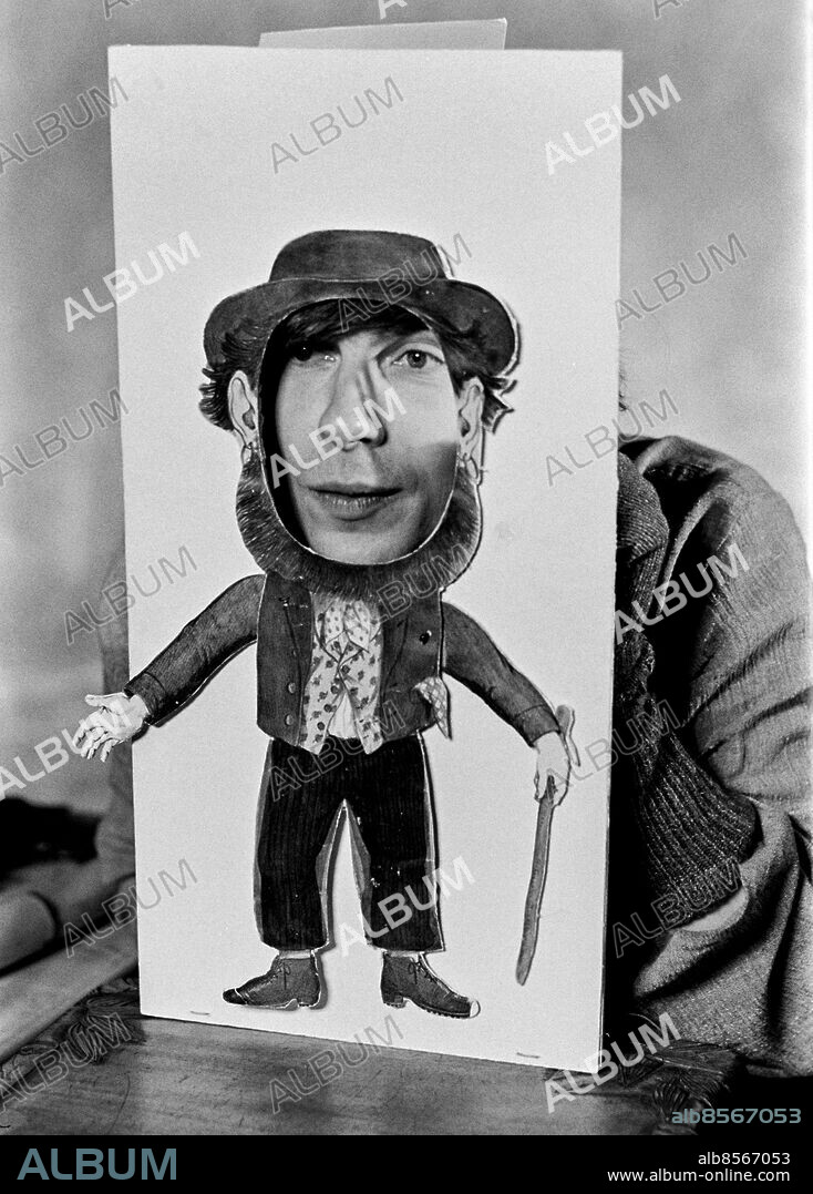 1971-11-20.. DET BARA HÄNDER. Barnprogram i TV av Staffan Westerberg och Lasse Dahlberg.. Sänt 1972-01-12.. Här ses Staffan Westerberg, regissör, dramatiker och skådespelare.. Foto: Bo-Aje Mellin / RiR / SVT / Kod: 5600. Notis publ. i RiR 3/72 sid. 21.. RiR 20316 sv/v neg.