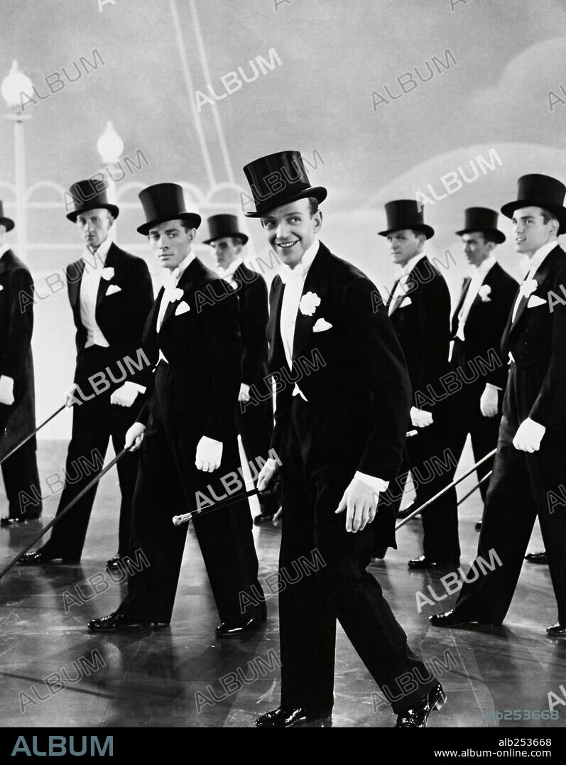 FRED ASTAIRE en SOMBRERO DE COPA, 1935 (TOP HAT), dirigida por MARK SANDRICH. Copyright RKO.
