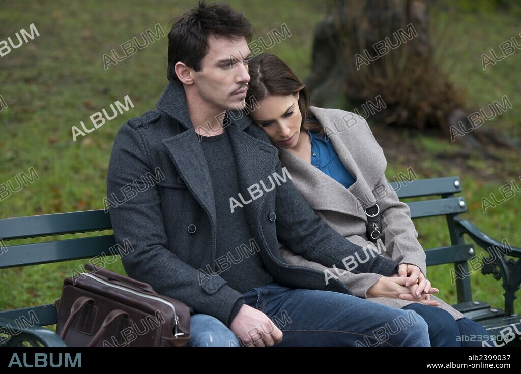 CLAIRE FORLANI and JONATHAN RHYS MEYERS in ANOTHER ME, 2014, directed by ISABEL COIXET. Copyright RAINY DAY FILMS/TORNASOL FILMS / Cortesía.