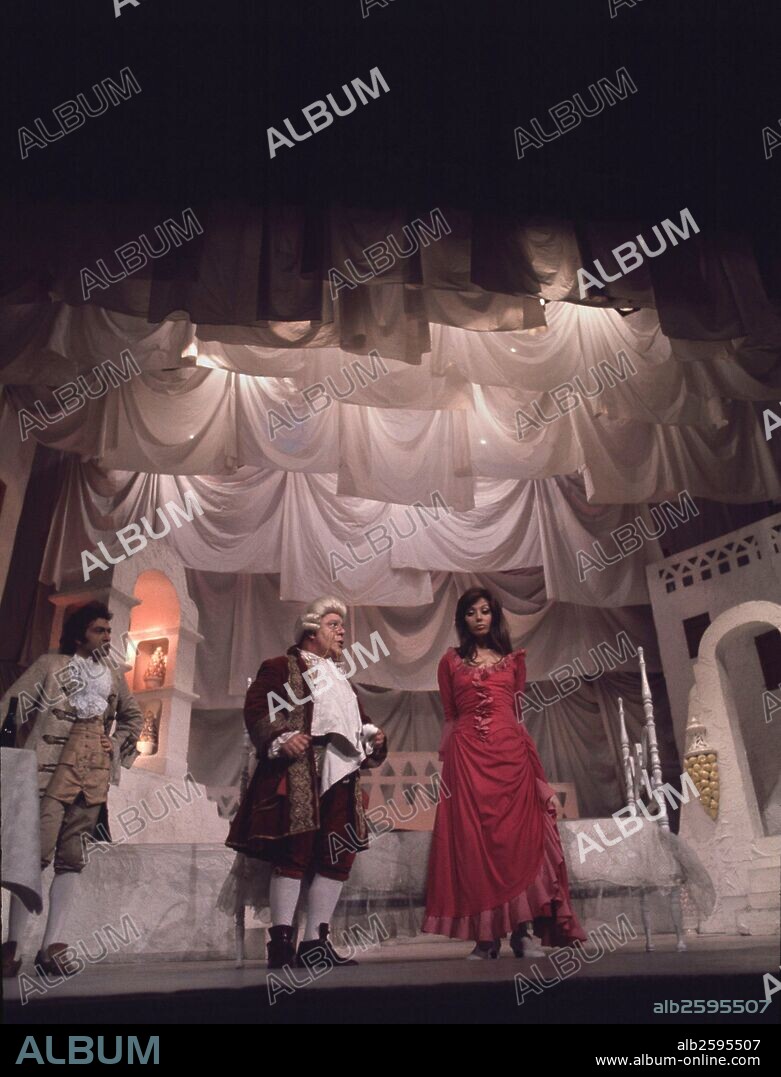 GOLDONI, CARLO. ESCRITOR ITALIANO. 1707-1793. "MIRANDOLINA", REPRESENTACION TEATRAL EN MADRID, AÑO 1972.. DIRECCION, JUAN GUERRERO ZAMORA. ACTRIZ, NURIA TORRAY.
