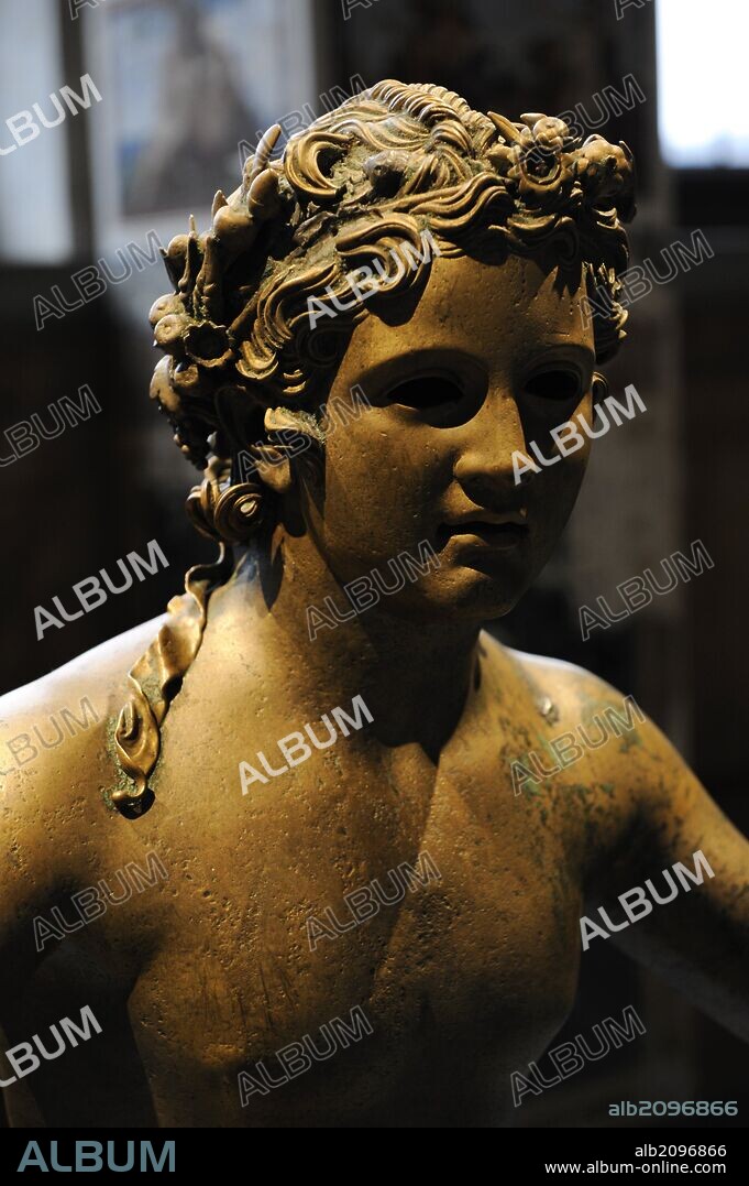 ARTE ROMANO. EUROPA. ALEMANIA. Escultura en bronce del "Joven de Xanten". Fechada hacie el siglo I d. C. Descubierta por un pescazdor en 1858, en Luttingen, Alemania, cerca de Xanten. Neues Museum (Nuevo Museo). Berlín. Alemania. Europa.