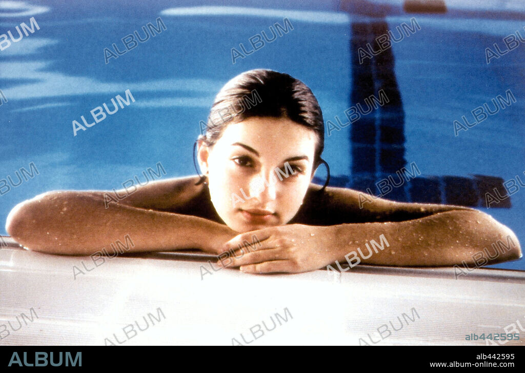 MARIA VALVERDE dans LA FLAQUEZA DEL BOLCHEVIQUE, 2003, réalisé par MANUEL MARTIN CUENCA. Copyright RIOJA AUDIOVISUAL.