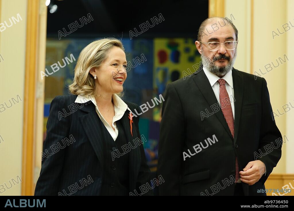 Zaragoza, 16/11/2022. La vicepresidenta primera y ministra de Asuntos Económicos y Transformación Digital, Nadia Calviño, se reúne con el presidente de Aragón, Javier Lambán. Sala de Columnas del Edificio Pignatelli. Foto: Fabián Simón. ARCHDC.