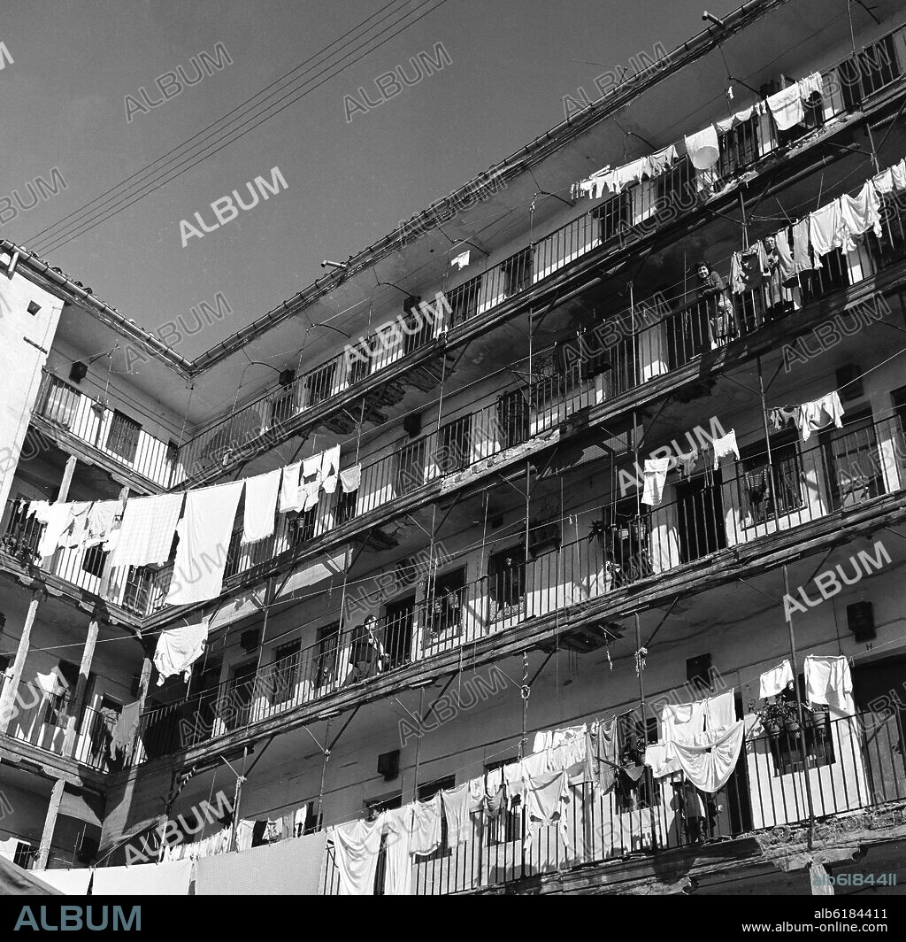 CORRALA DE TRIBULETE - FOTOGRAFIA EN BLANCO Y NEGRO - AÑOS 60.