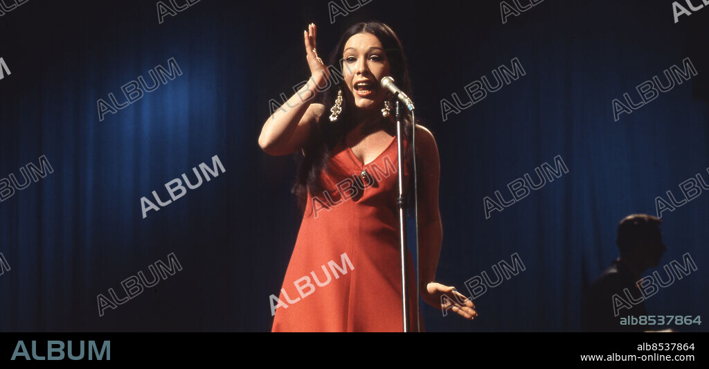 STOCKHOLM 1968.. INTERNATIONELL KABARET FRÅN BERNS SALONGER Underhållningsprogram i tre avsnitt Sänt första gången 1968-08-24 Vinnare av Eurovision Song Contest 1968 Schlager persons: MARÍA DE LOS ÁNGELES FELISA SANTAMARÍA ESPINOSA;MASSIEL sites: SPANIEN*;STOCKHOLM;SVERIGE.