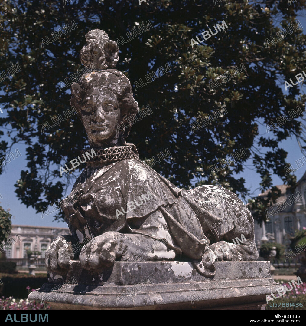 ESFINGE EN LOS JARDINES DEL PALACIO REAL DE QUELUZ - SIGLO XVIII.