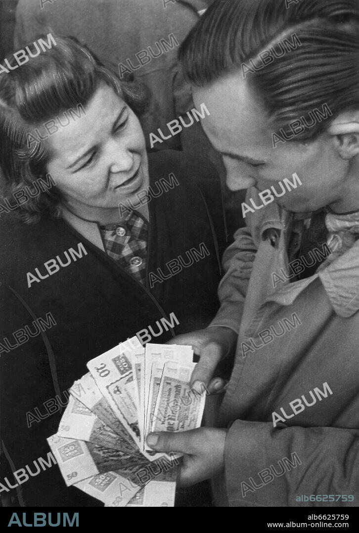 Money became the main trading object after the currency reform in the western part of Germany came into force on 21 June. One needed to pay five eastern mark for one Deutsche Mark. 01/08/1948