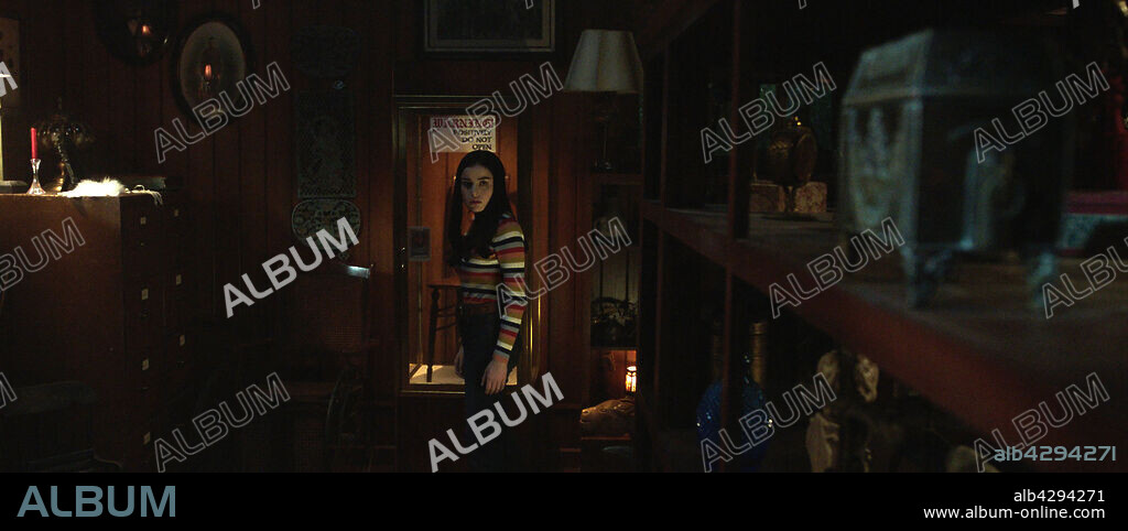 KATIE SARIFE in ANNABELLE COMES HOME, 2019, directed by GARY DAUBERMAN. Copyright ATOMIC MONSTER/NEW LINE CINEMA/RATPAC-DUNE ENT/THE SAFRAN CO.
