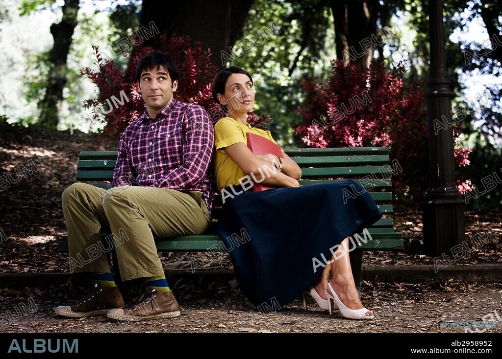 AMBRA ANGIOLINI and EDOARDO LEO in REMEMBER ME?, 2014 (TI RICORDI DI ME?), directed by ROLANDO RAVELLO. Copyright ELATOS/LOTUS PRODUCTIONS/RAI CINEMA.