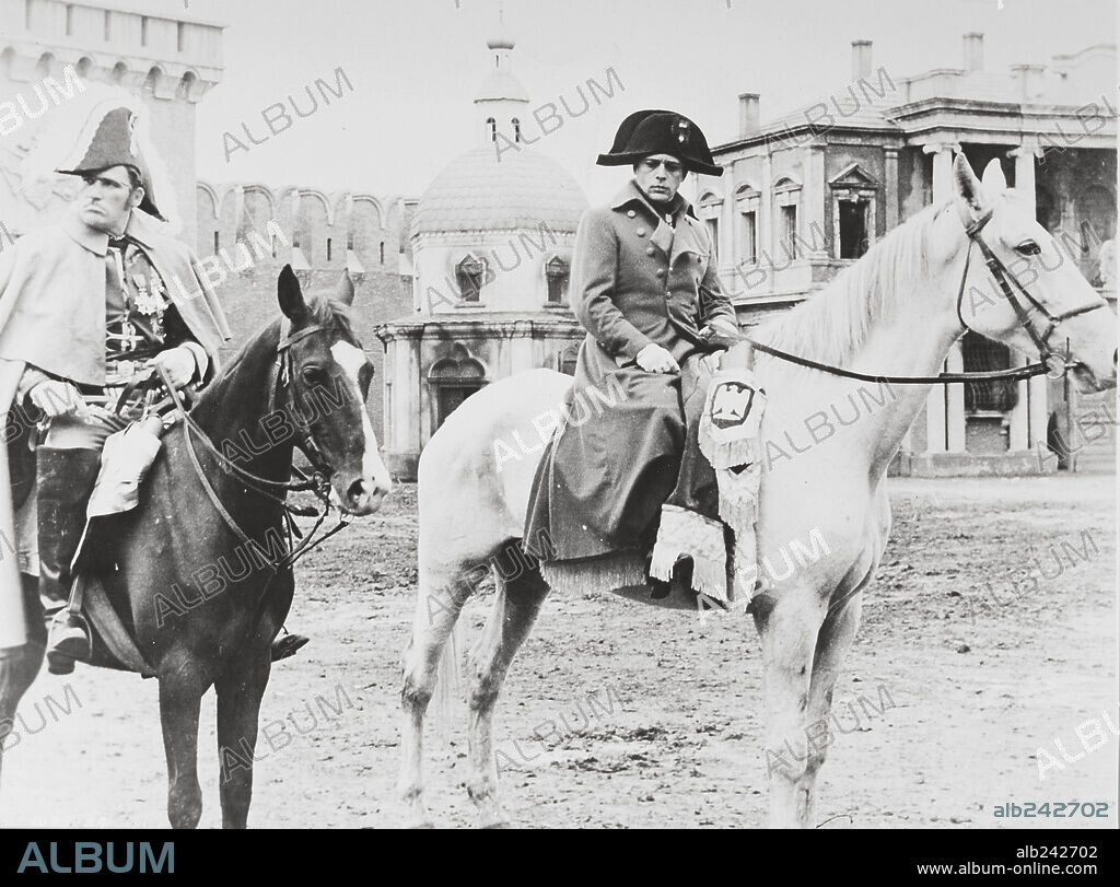 NAPOLEON BONAPARTE I y LOM HERBERT. HERBERT LOM en GUERRA Y PAZ, 1956 (WAR AND PEACE), dirigida por KING VIDOR. Copyright PARAMOUNT PICTURES.