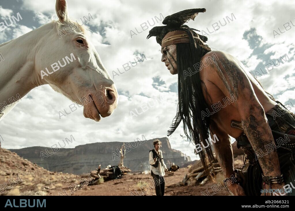 JOHNNY DEPP en EL LLANERO SOLITARIO, 2013 (THE LONE RANGER), dirigida por GORE VERBINSKI. Copyright JERRY BRUCKHEIMER FILMS.