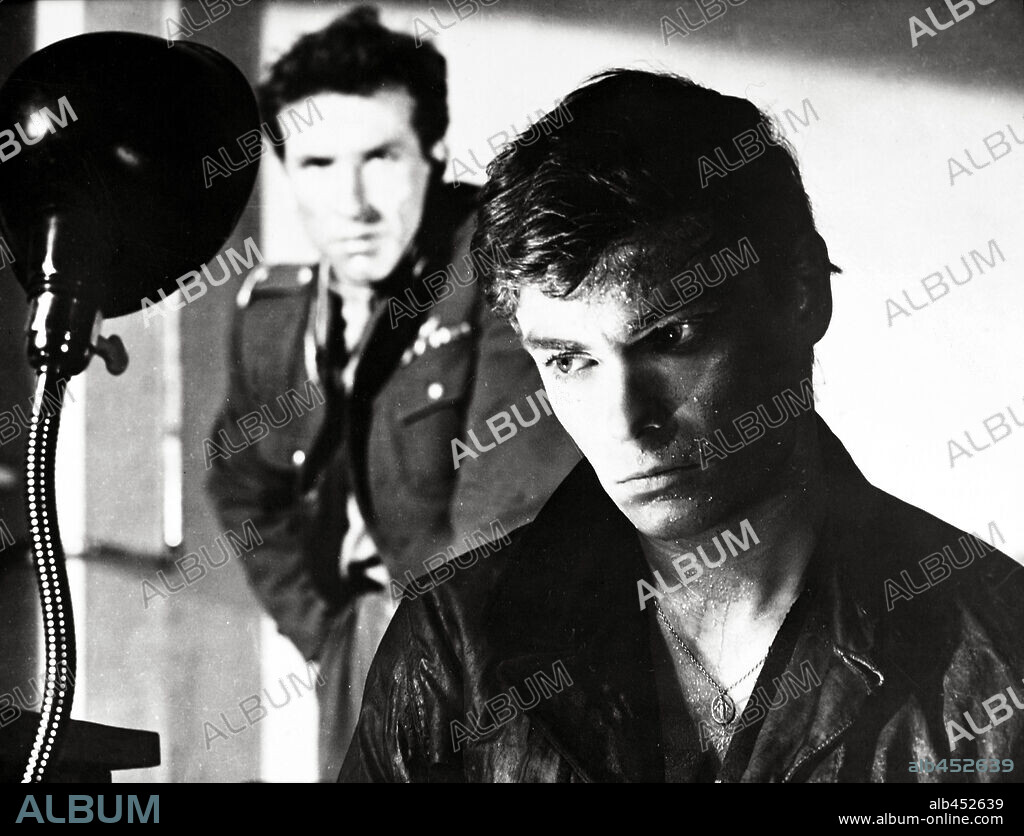 ADAM PAWLIKOWSKI in ASHES AND DIAMONDS, 1958 (POPIOL I DIAMENT), directed by ANDRZEJ WAJDA. Copyright FILM POLSKI.