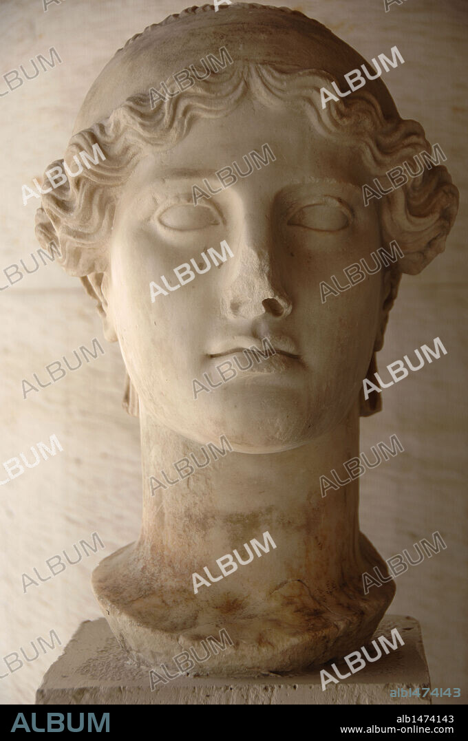 ARTE GRIEGO. GRECIA. CABEZA DE NIKE (s. II d. C.). Copia de un original de PAIONIOS del s. V a. C. Museo del Agora. Atenas.