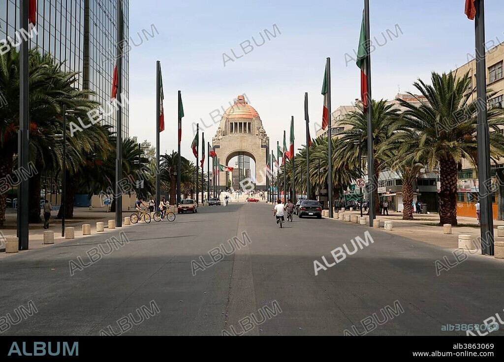 Monumento a la Revolución or Monument to the Revolution in Plaza de la República or Republic Square, Mexico City, Federal District, Mexico, Central America.