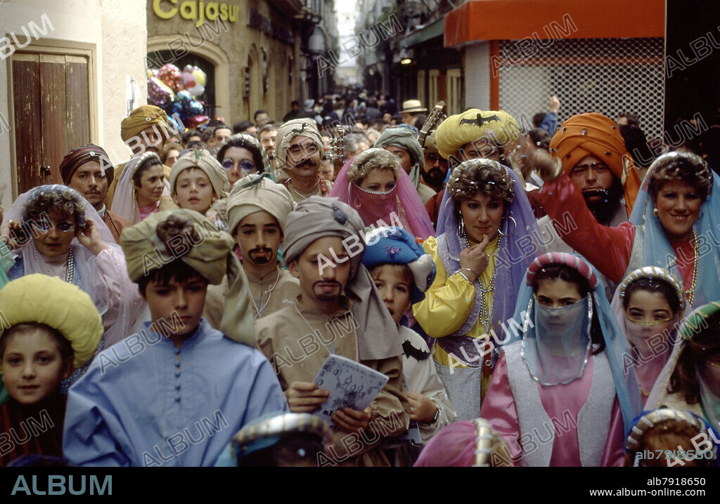 CARNAVALES 1988-DISFRACES-MOROS Y MORAS.
