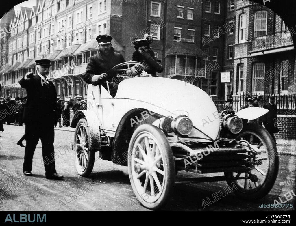 Serpollet Easter Egg steam car at Bexhill 1902.