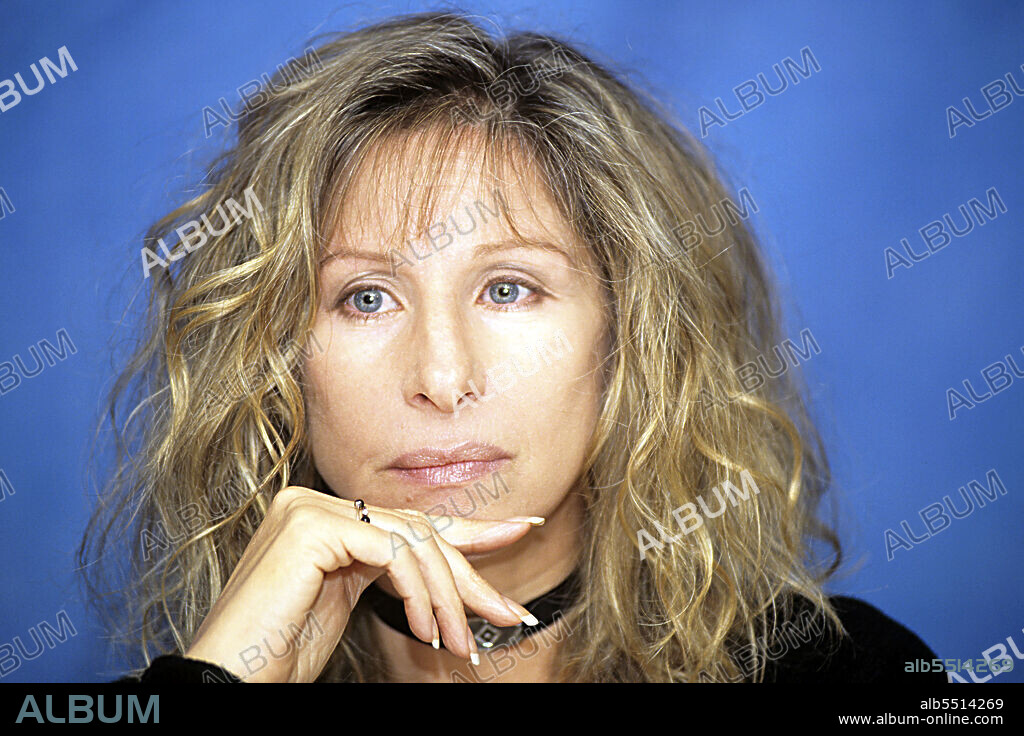 BARBRA STREISAND. November 1, 1996 - Hollywood, California, U.S. - Barbara Streisand. Los Angeles, CA. November 1996 (Credit Image: © Armando Gallo/ZUMA Studio).