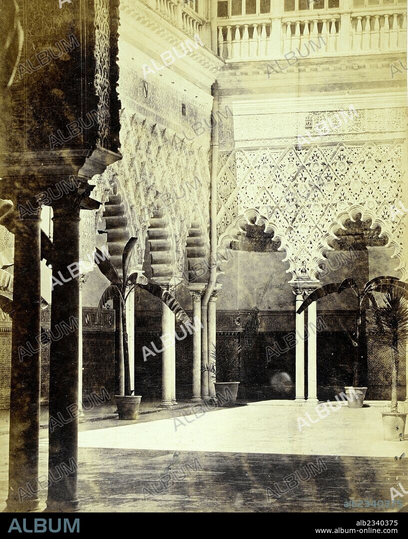 Sevilla, Alcázar, Patio de las Doncellas – Ángulo.