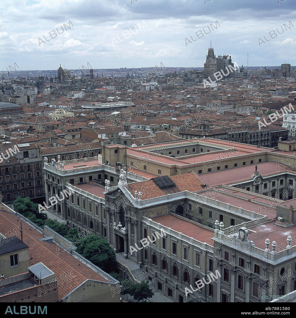 EDIFICIO DEL TRIBUNAL SUPREMO DESDE LAS TORRES DE COLON.