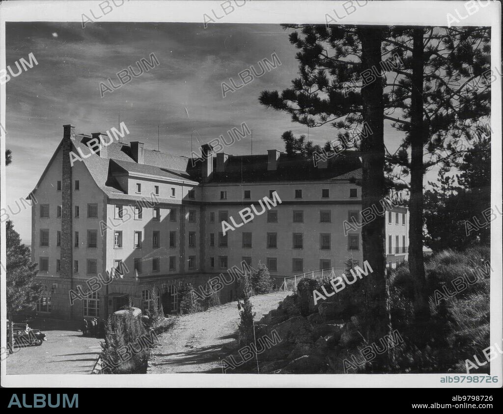 1950. Hotel Felipe Ii en san Lorenzo del escorial.