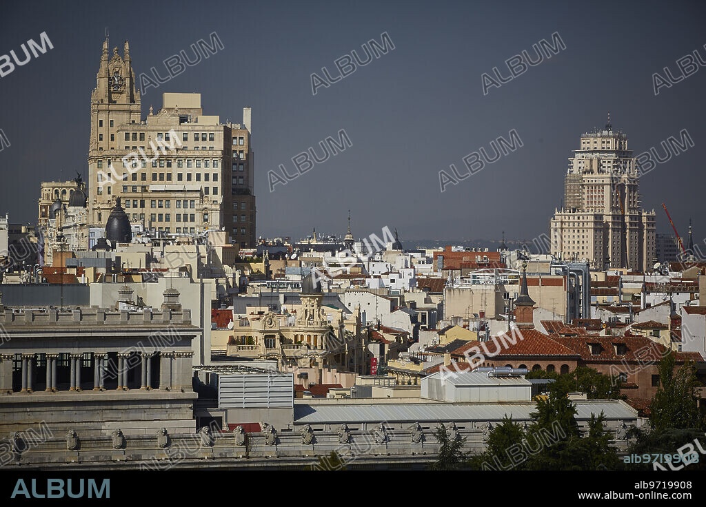 Madrid, 18/09/2018. Apertura al público del mirador de la planta 8 del palacio de Cibeles. En la imagen, el edificio Telefónica, el Edificio España y la Torre de Madrid. Foto: Guillermo Navarro ARCHDC.