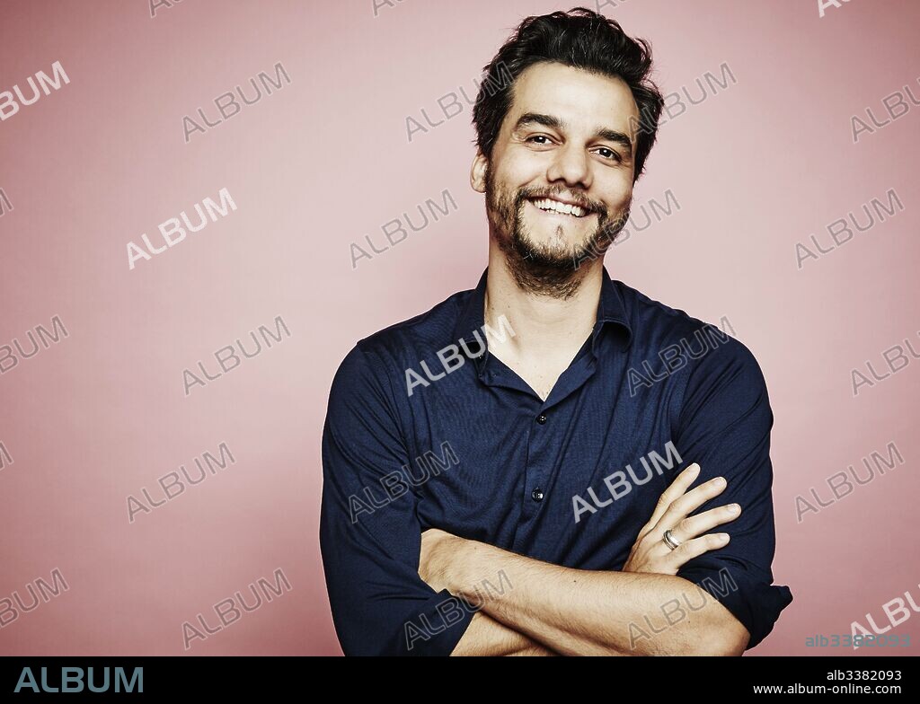 WAGNER MOURA in NARCOS, 2015, directed by ANDRES BAIZ, FERNANDO COIMBRA, GUILLERMO NAVARRO and JOSE PADILHA. Copyright NETFLIX.