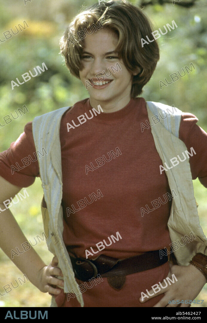 ANNA CHLUMSKY en BUSCADORES DE ORO: EL SECRETO DE LA MONTAÑA DE LOS OSOS, 1995 (GOLD DIGGERS: THE SECRET OF BEAR MOUNTAIN), dirigida por KEVIN JAMES DOBSON. Copyright UNIVERSAL PICTURES.