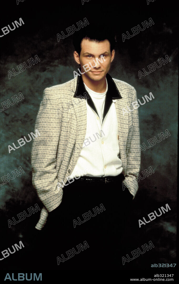 CHRISTIAN SLATER in TRUE ROMANCE, 1993, directed by TONY SCOTT. Copyright MORGAN CREEK/DAVIS FILMS.