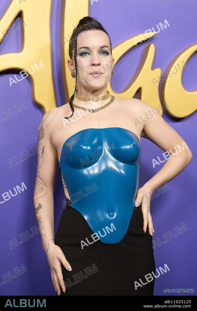 Noemi Casquet aka Mamacasquet attends 'Aladdin' Musical Premiere at Coliseum Theatre on March 23, 2023 in Madrid, Spain.