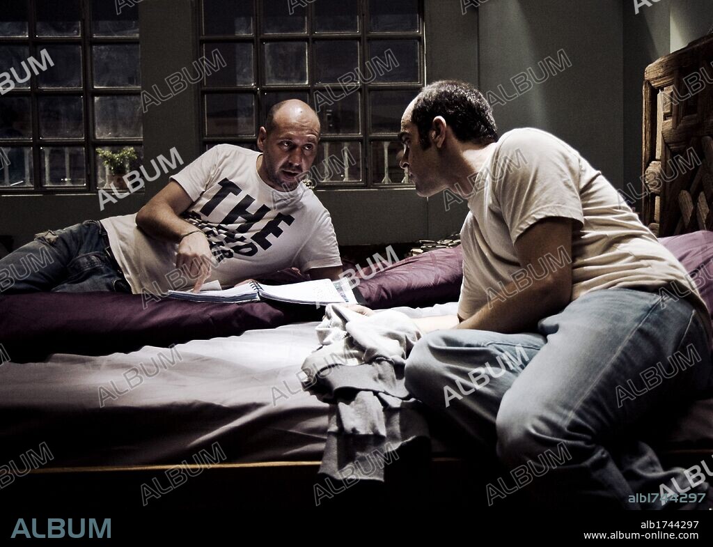 JAUME BALAGUERO and LUIS TOSAR in SLEEP TIGHT, 2011 (MIENTRAS DUERMES), directed by JAUME BALAGUERO. Copyright FILMAX ENTERTAINMENT.
