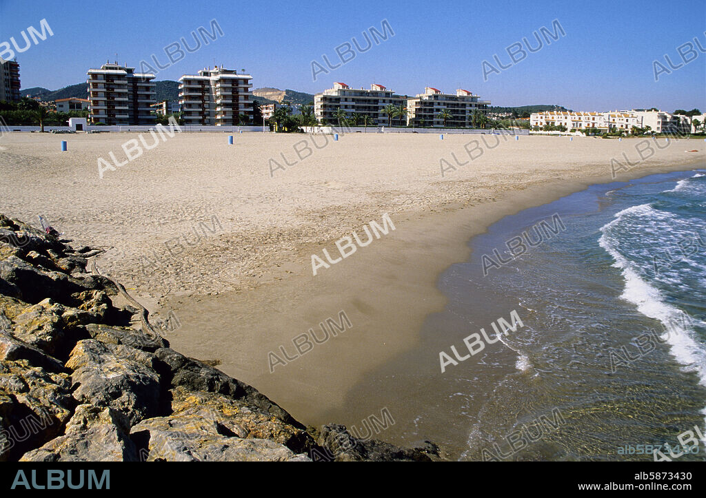 Roda de Barà, playa / platja Llarga.