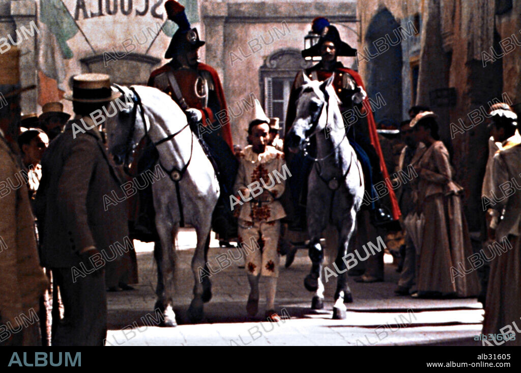 ROBERTO BENIGNI in PINOCCHIO, 2002, directed by ROBERTO BENIGNI. Copyright MELAMPO CINEMATOGRAFICA / STRIZZI, SERGIO.