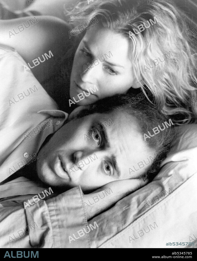 ELISABETH SHUE and NICOLAS CAGE in LEAVING LAS VEGAS, 1995, directed by MICHAEL FIGGIS. Copyright LUMIERE PICTURES.