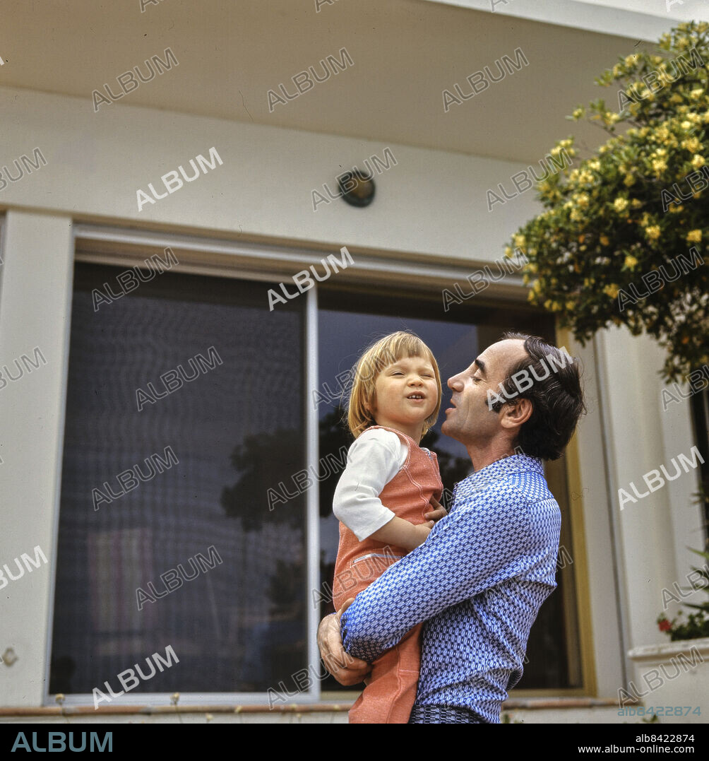 CANNES 1973. French singer Charles Aznavour with his daughter Katia 1973 in Cannes, France.. Photo: Kary Lasch / TT News Agency / Code 4520.