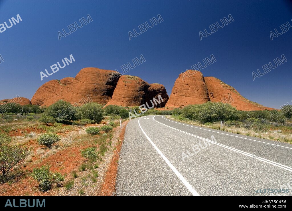 The Olgas, monoliths of hard sandstone, near Uluru (Ayers Rock), Uluru-Kata Tjuta National Park, UNESCO World Heritage Site, Northern Territory, Australia, Pacific.