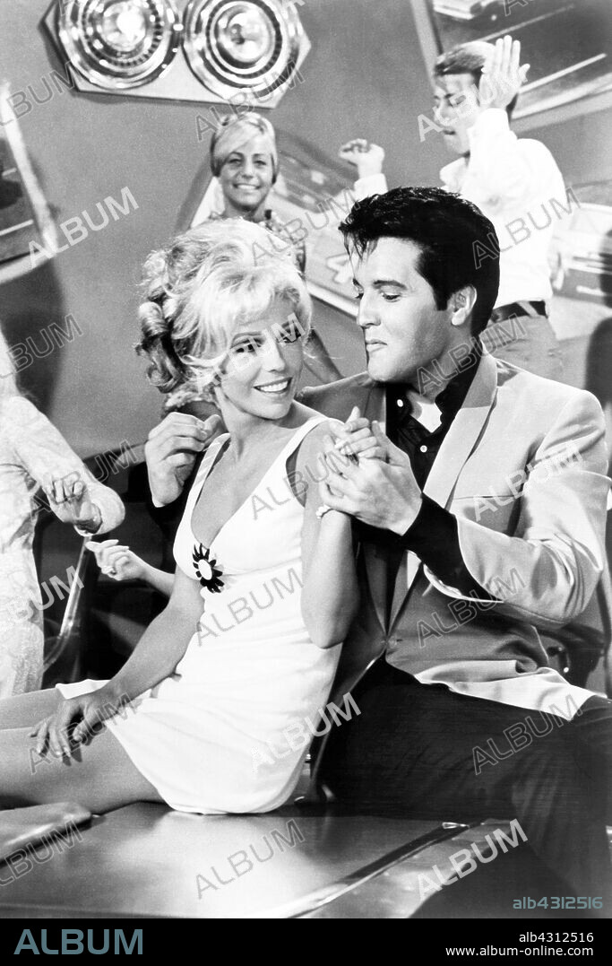 ELVIS PRESLEY y NANCY SINATRA en PISTA DE CARRERAS, 1968 (SPEEDWAY), dirigida por NORMAN TAUROG. Copyright M.G.M.