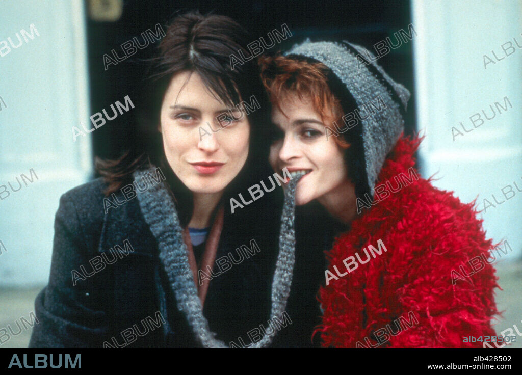 GINA MCKEE and HELENA BONHAM CARTER in WOMEN TALKING DIRTY, 1999, directed by COKY GIEDROYC. Copyright ROCKET PICTURES/MAGNOLIA PROD/SWEETLAND FILMS.