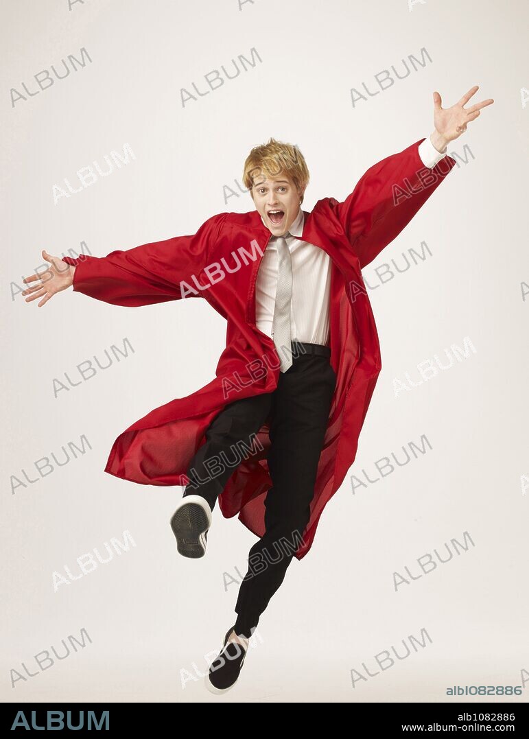 LUCAS GRABEEL in HIGH SCHOOL MUSICAL 3: SENIOR YEAR, 2008, directed by KENNY ORTEGA. Copyright WALT DISNEY PICTURES / ECCLES, ANDREW.
