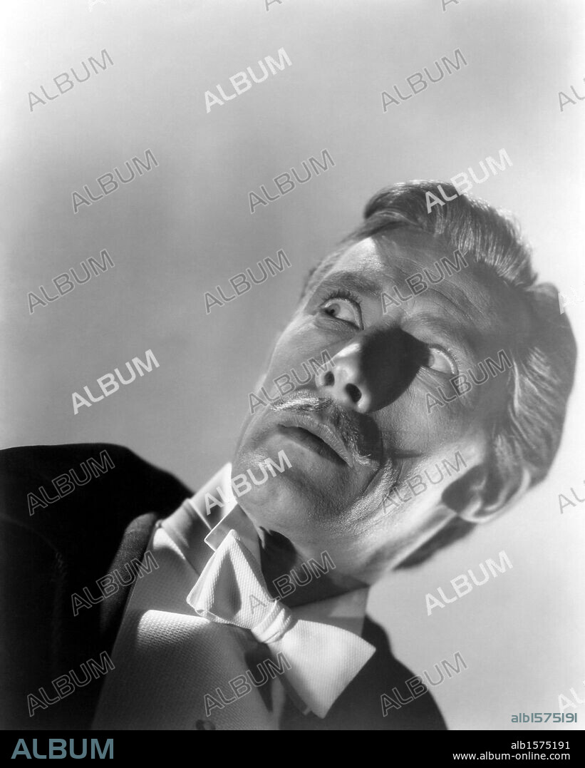 JOHN CARRADINE en LA MANSIÓN DE DRÁCULA, 1945 (HOUSE OF DRACULA), dirigida por ERLE C. KENTON. Copyright UNIVERSAL.
