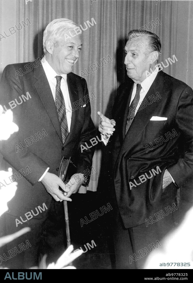 October 28, 1983. Don Guillermo Luca de Tena and Luis de Carlos at a dinner offered to Vicente Calderon for his appointment as "figure of the Month" in the Spanish press house.
