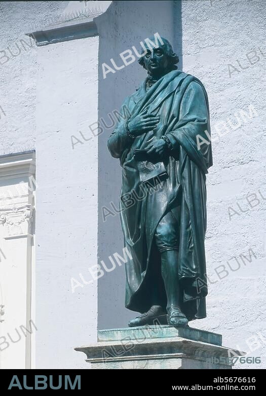 zu: Herder, Johann Gottfried; Schriftsteller, Theologe u. Philosoph; 1744-1803. Weimar, Herder-Denkmal (1850 von Ludwig Schaller). Ansicht. Foto, 2002.