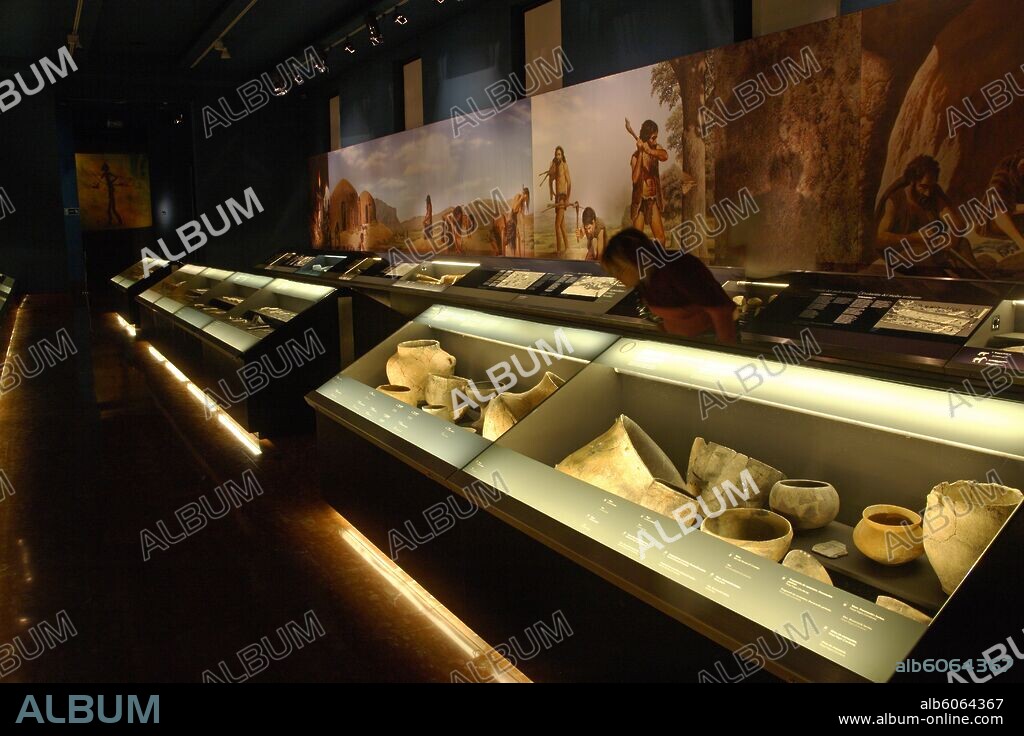Alicante (capital); el MARQ (Museo Arqueológico de Alicante); sala de prehistoria.