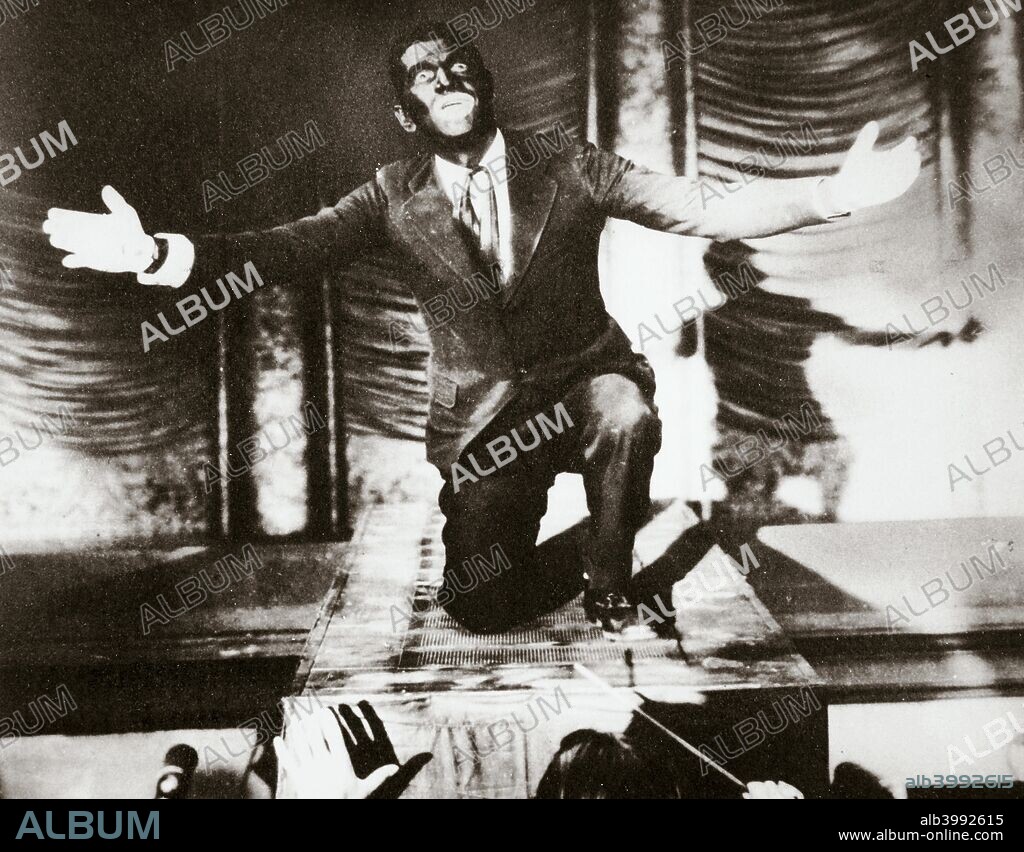 Al Jolson, American singer, in the final scene from the film 'The Jazz Singer', 1927. Al Jolson (1886-1950) was the star of the film, which was instrumental in bringing about the ascendancy of talking pictures over silent ones.