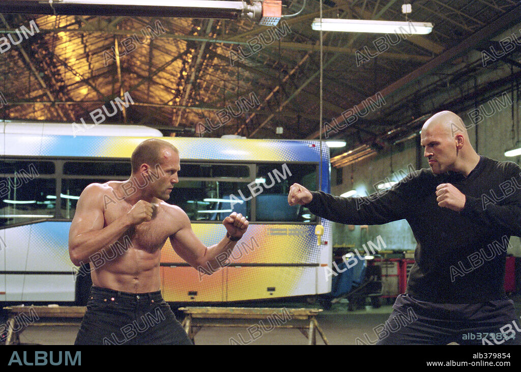 JASON STATHAM en TRANSPORTER, 2002 (LE TRANSPORTEUR), dirigida por LOUIS LETERRIER. Copyright TM 20 TH CENTURY FOX / ENGLISH, JACK.