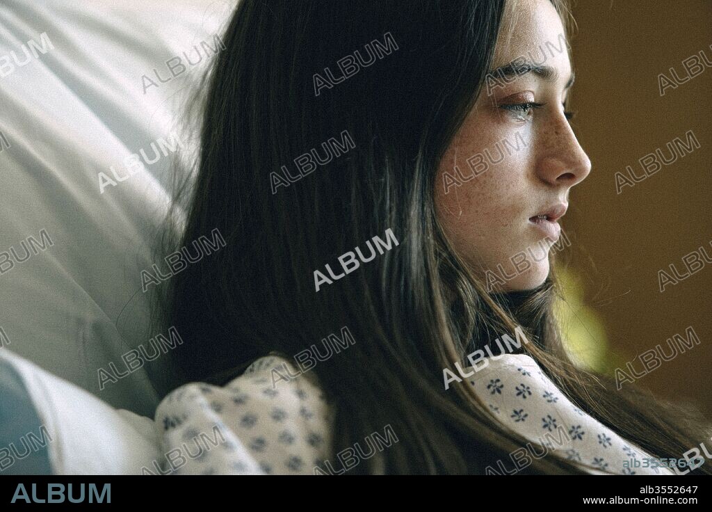 RAFFEY CASSIDY in THE KILLING OF A SACRED DEER, 2017, directed by YORGOS LANTHIMOS. Copyright ELEMENT PICTURES.