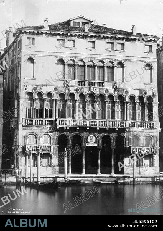 Venedig - Venezia (Veneto, Italien), Palazzo Loredan am Canal Grande. (13. Jh). Fassade zum Canal Grande. Photographie, um 1890. Berlin, Sammlung Archiv für Kunst und Geschichte.